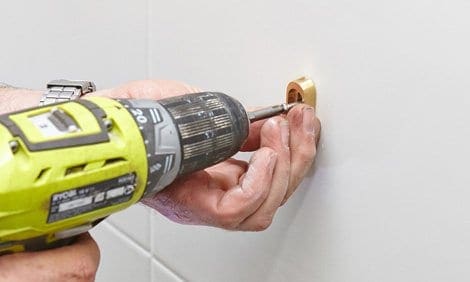 1315_InstallBathroomAccessoriesTiles_14