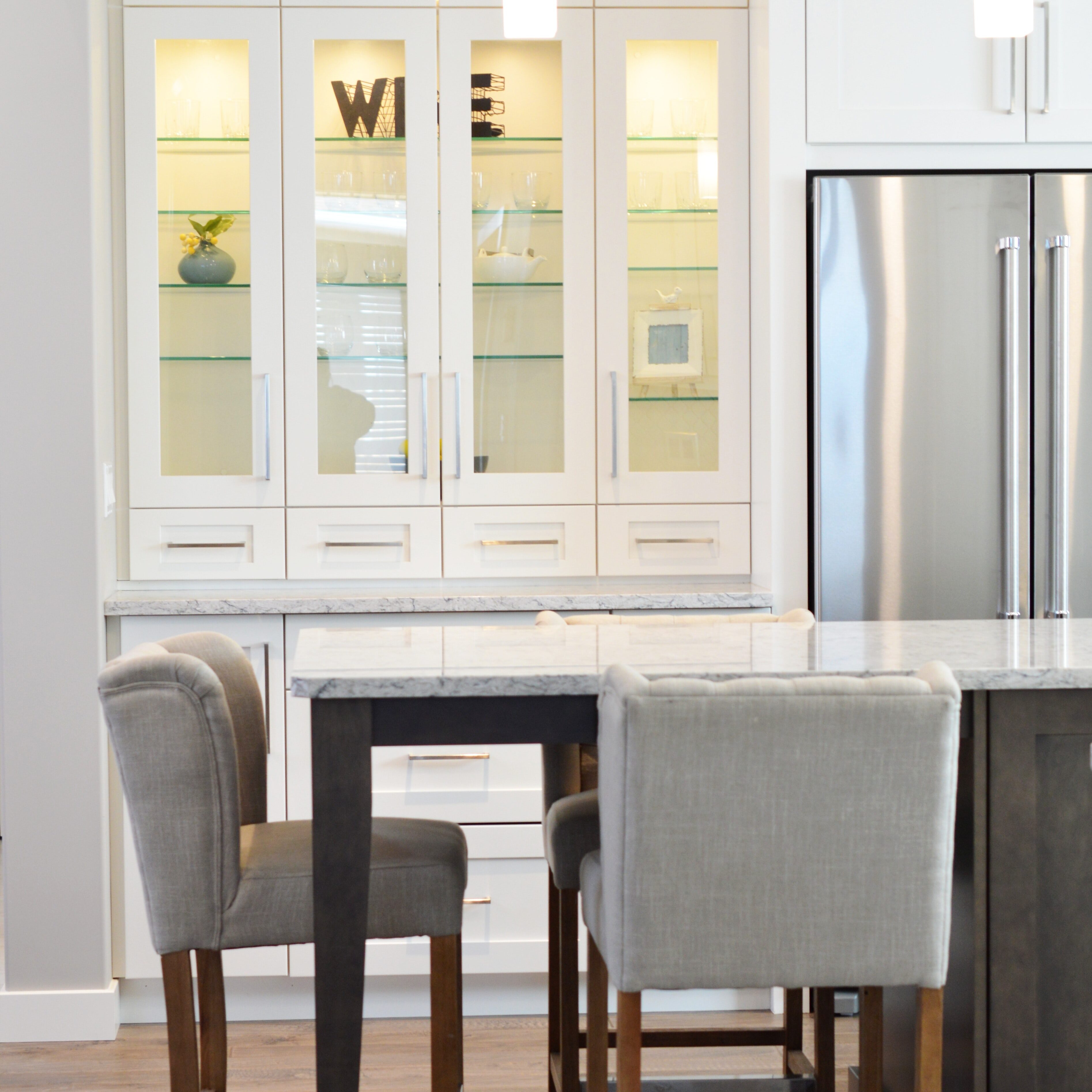 apartment-cabinet-chairs-373541 (1) apartment-cabinet-chairs-373541 (1)